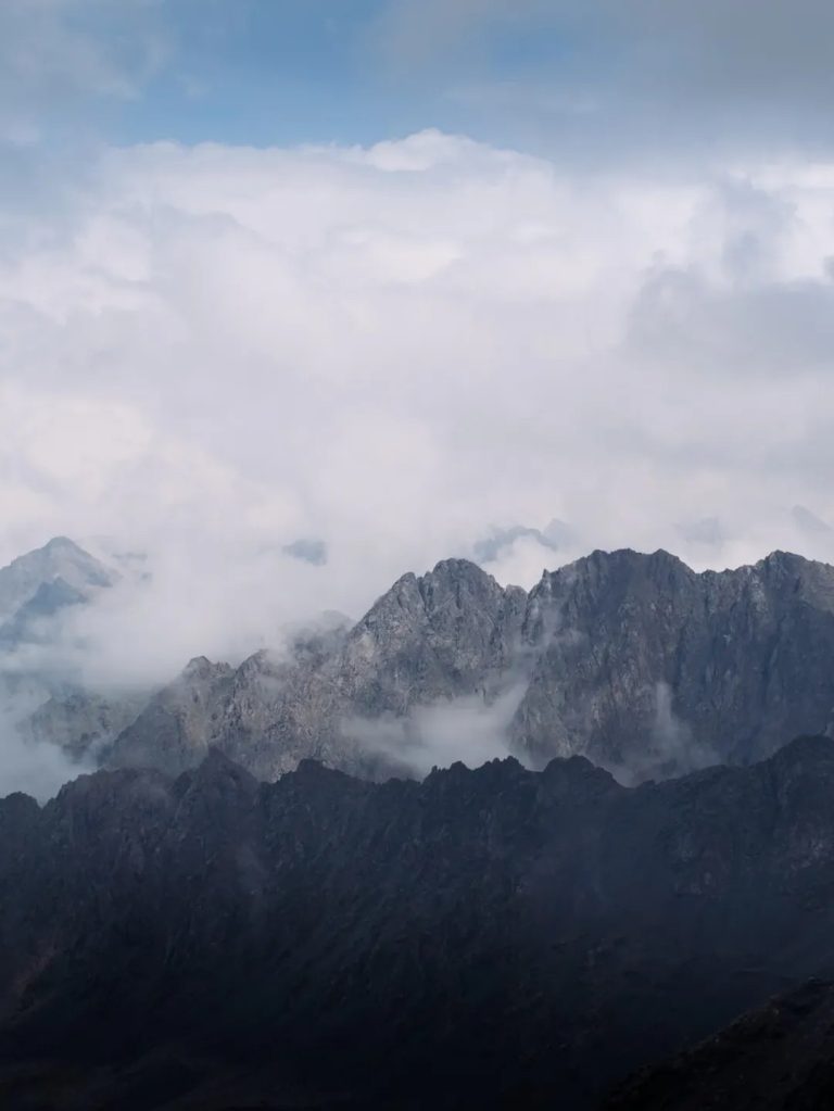 Ala-Kol Lake Trek & Altyn-Arashan Tour – 2 Day Hiking Adventure from Karakol