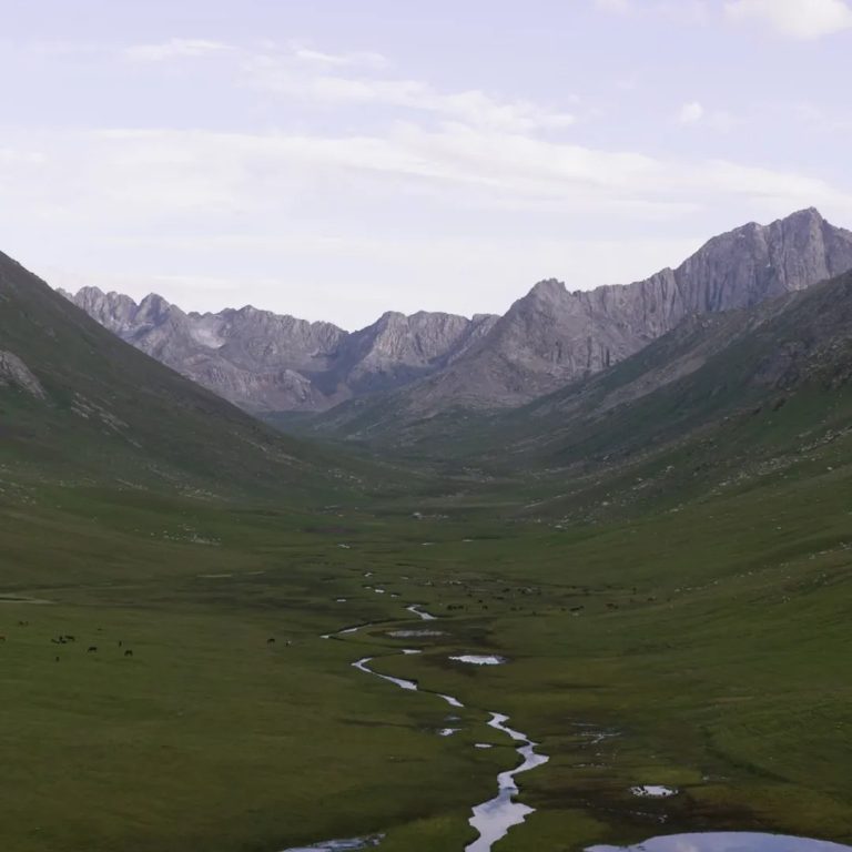 5-Day Trek: Central Part of Ak-Suu Traverse, Kara-Kyz to Karakol