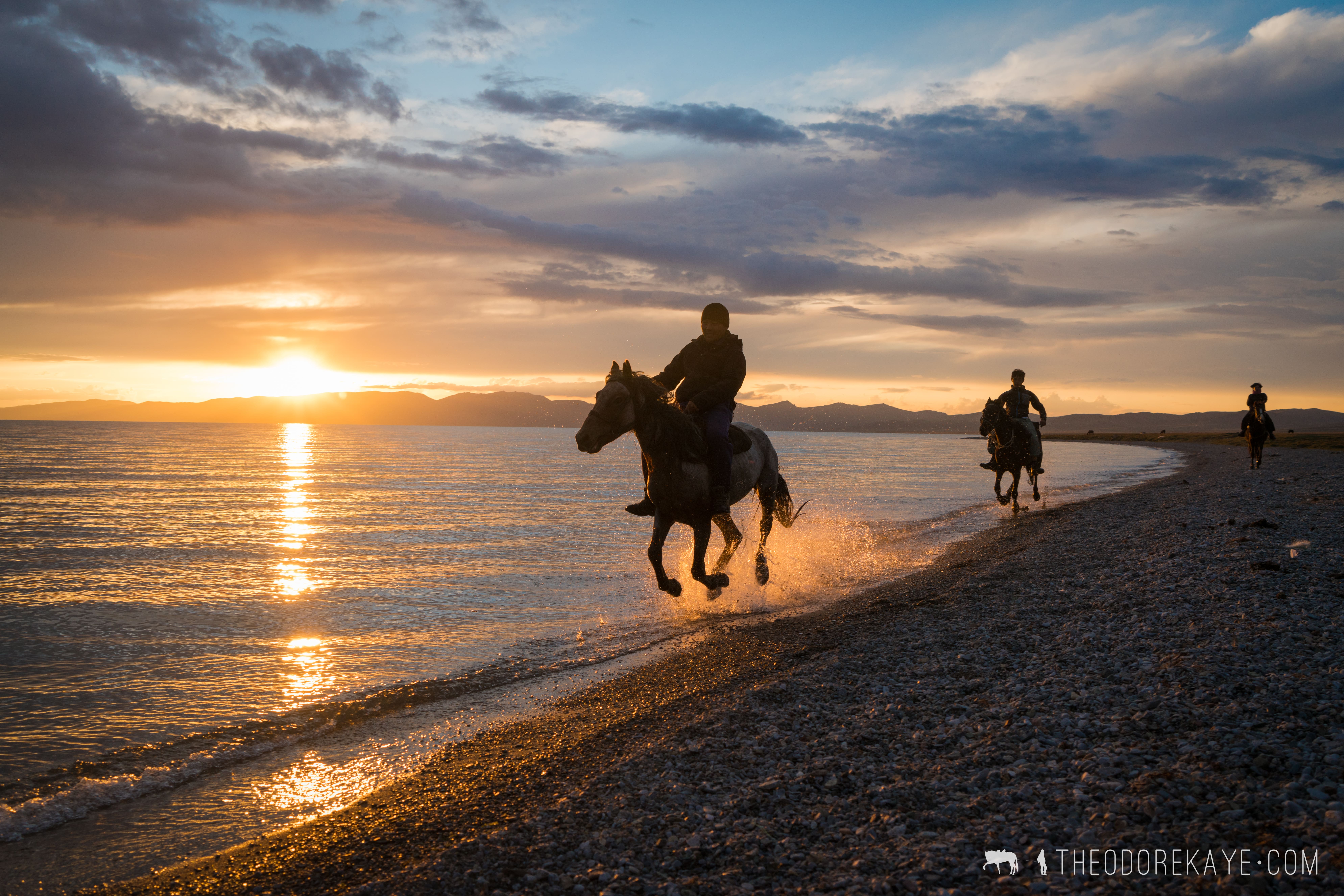 Kyrgyzstan Tour 8 Days – Nomadic Experience in Naryn, Chuy & Issyk Kul Regions